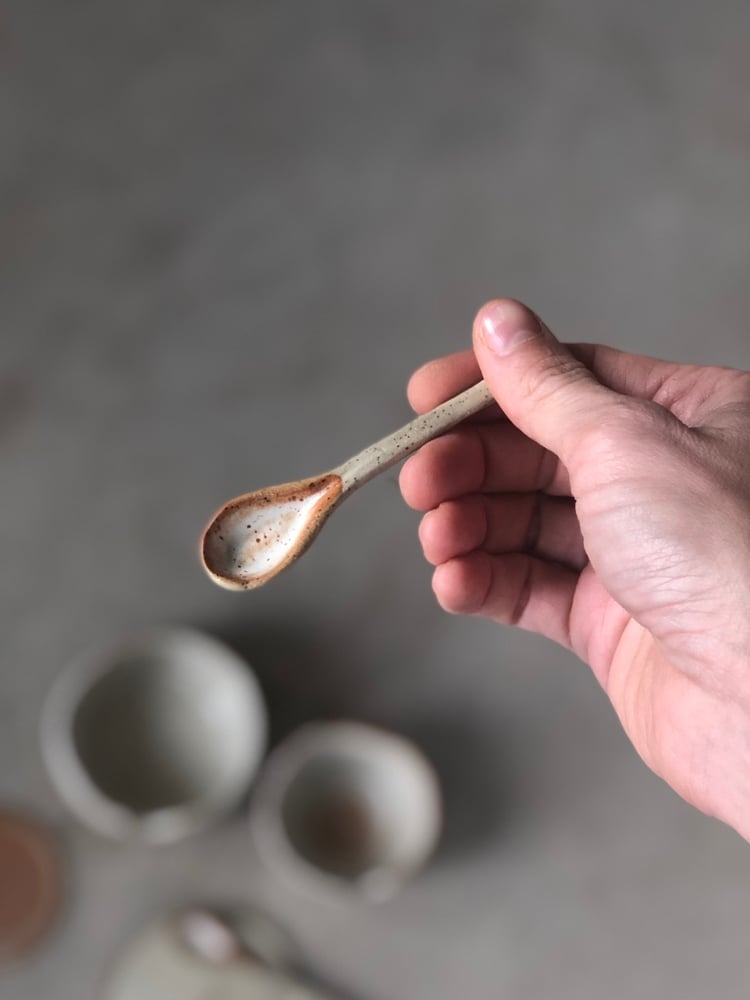 Image of small lidded bowl with spoon