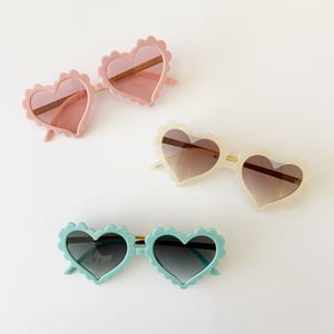 Image of Scallop Edge Heart Sunnies 