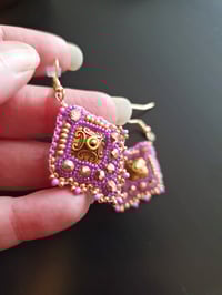 Image 4 of Boucles d'oreilles brodées CYCLAMEN