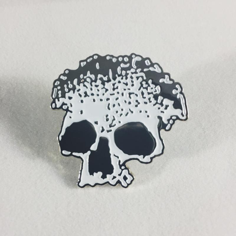 Skull Enamel pin