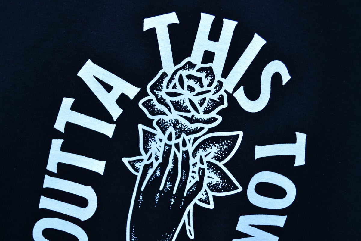 Flower Punk T-shirt | Black 🥀 | Outta This Town
