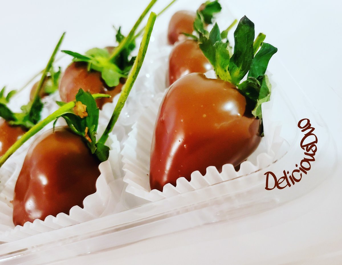 Chocolate Dipped Strawberries 