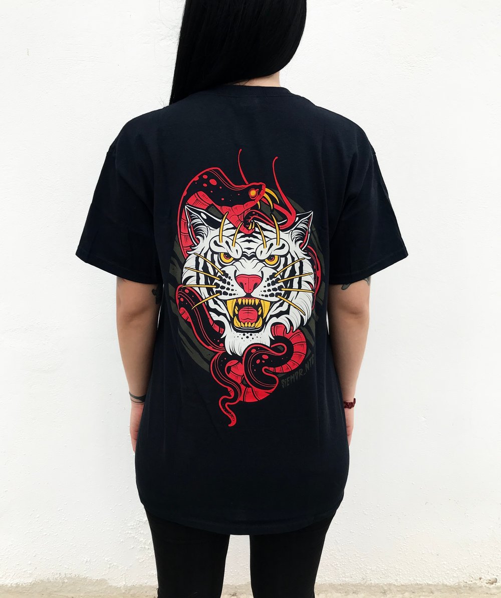 Snake and tiger      t-shirt