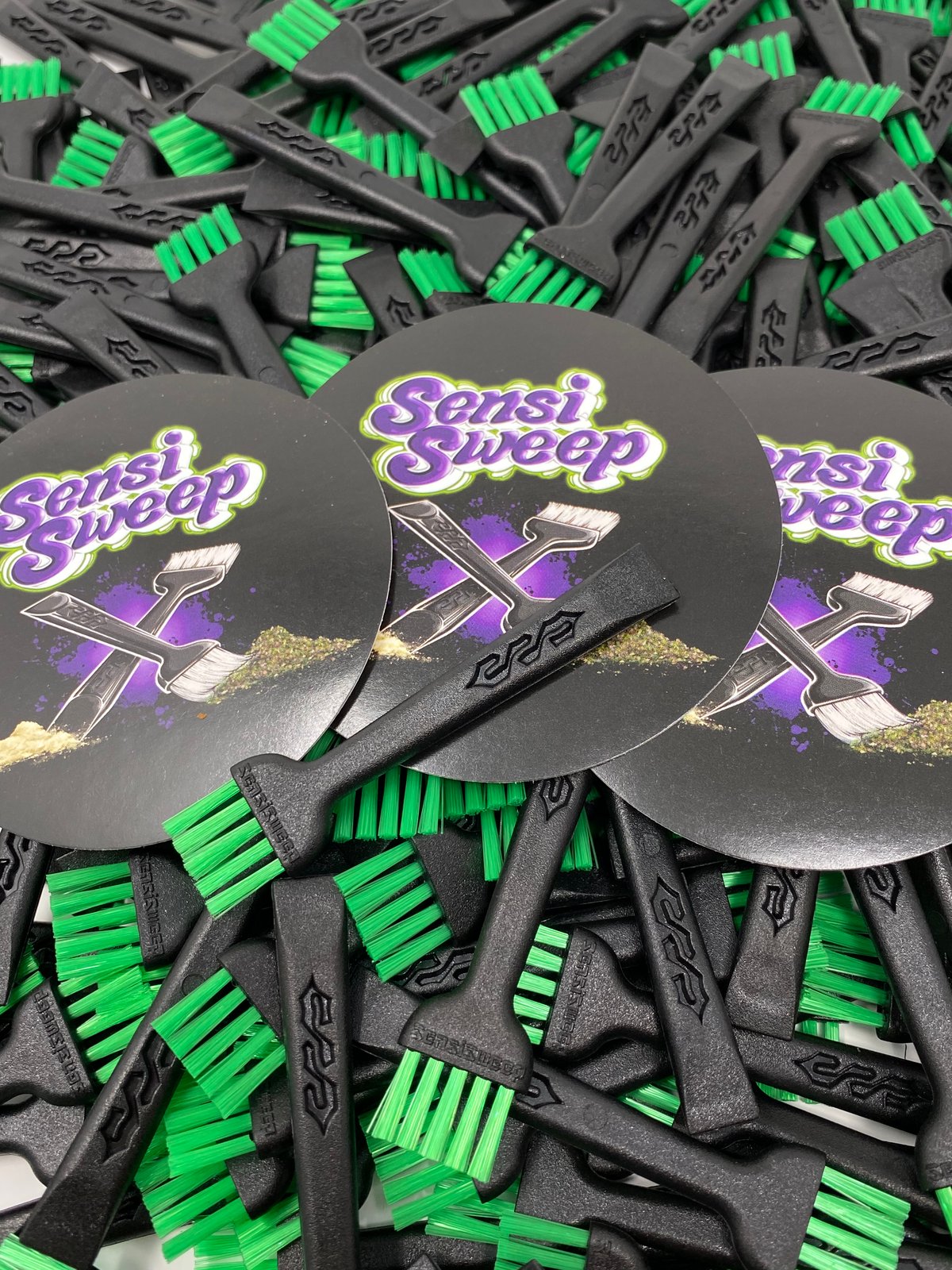Green Bristle Standard Sweep 1pc | Sensi Sweep | Herb Grinder