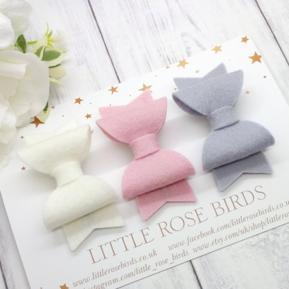 CHOOSE YOUR COLOUR - Sweet Bow - Choice of Headband or Clip