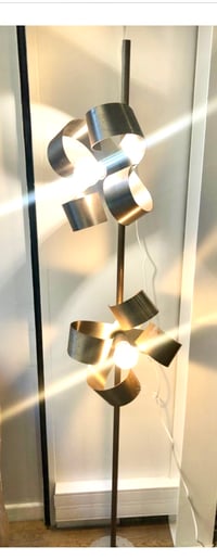 Image 1 of Lampadaire fleurs
