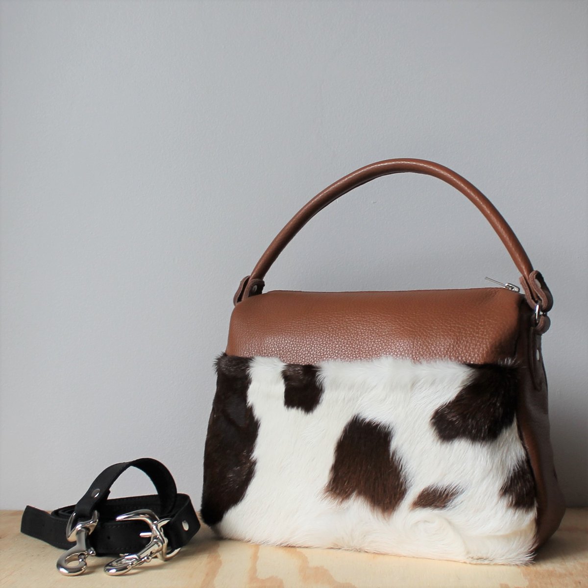 Runabout in Caramel Cow Hide