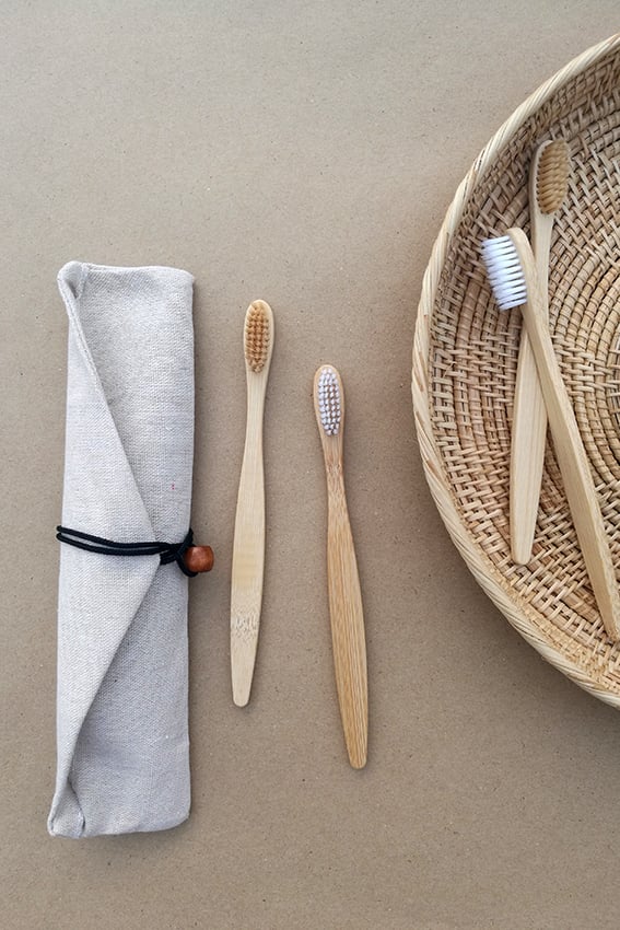 Image of Set of 4 Bamboo Toothbrushes + Bag (Adult)