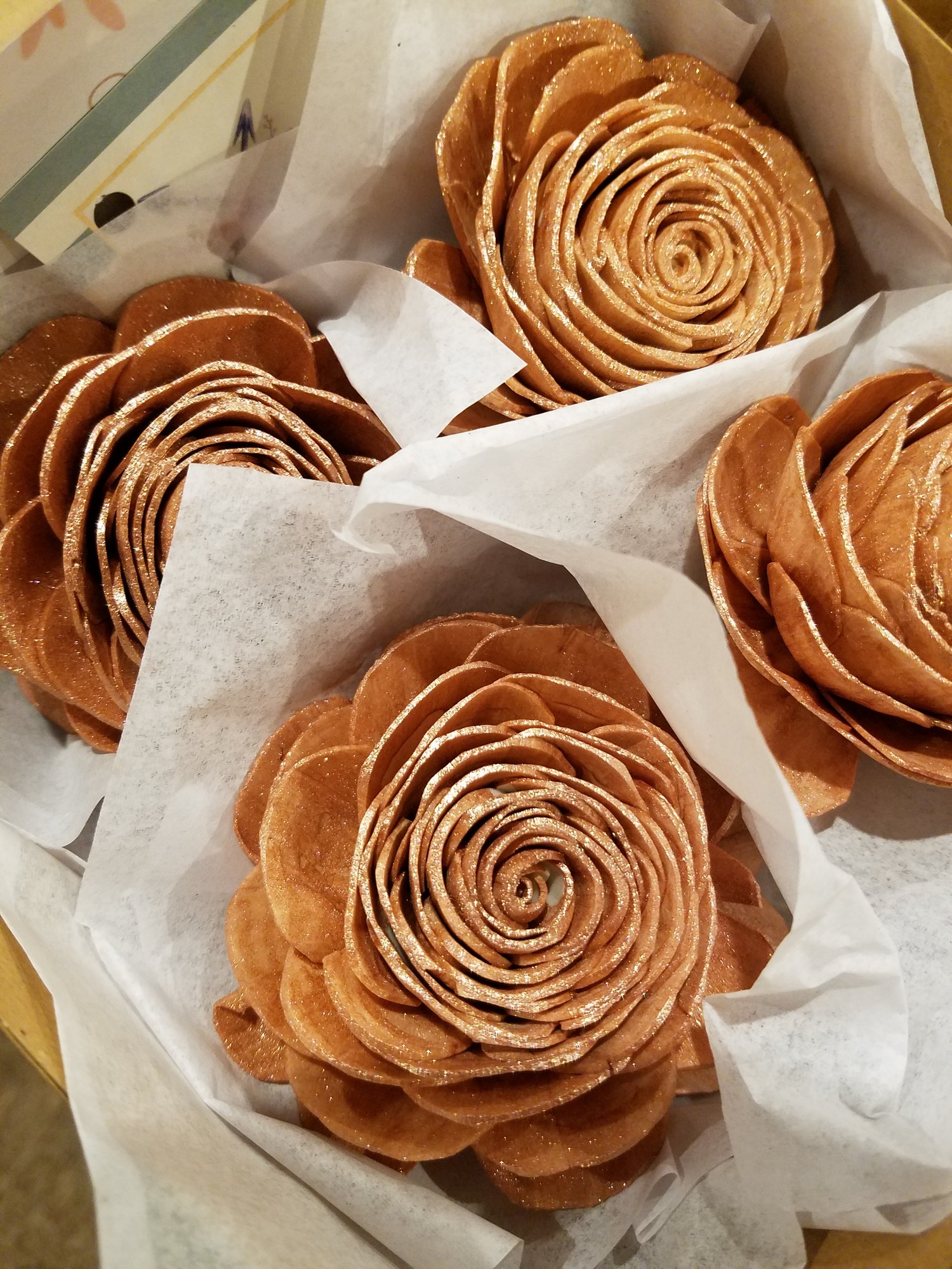 Image of 4 pack of boxed wooden rose magnets 