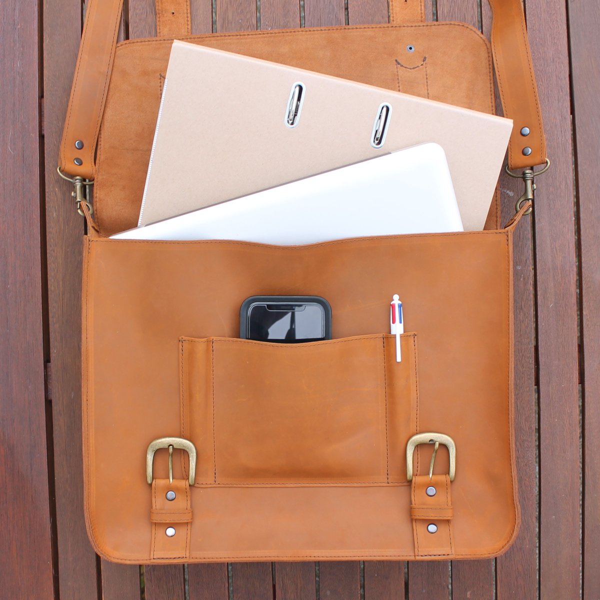laptop carrier while walking