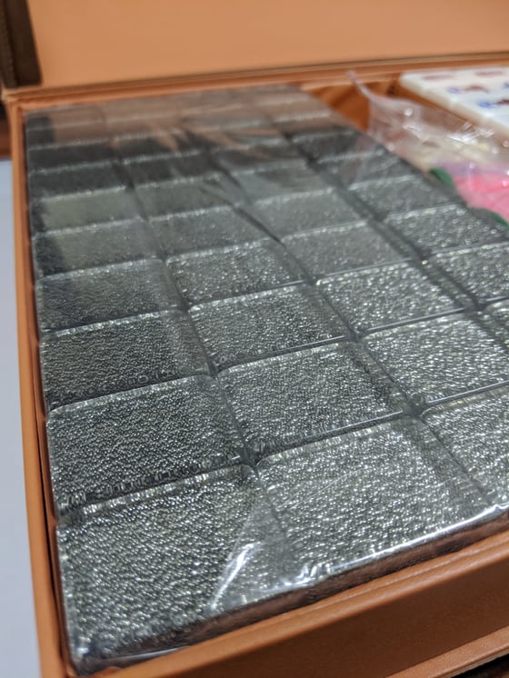 Image of A1 Crystal Black Silver Mahjong Set