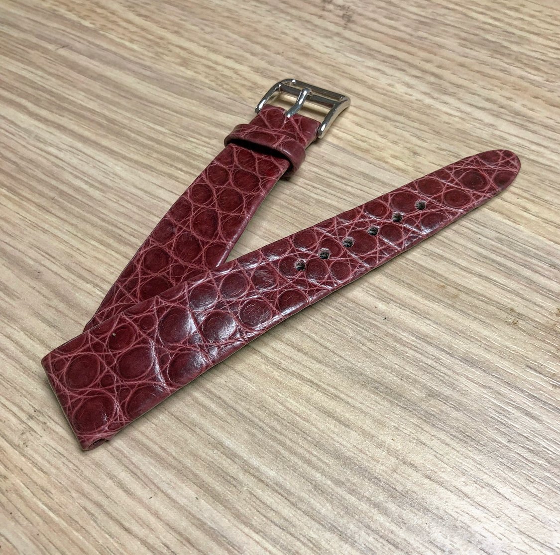 Image of Hand-rolled rembordè vintage strap - Burgundy glossy Alligator