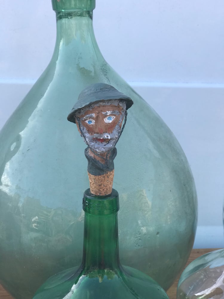Image of Anciens Bouchons de bouteilles sculptés