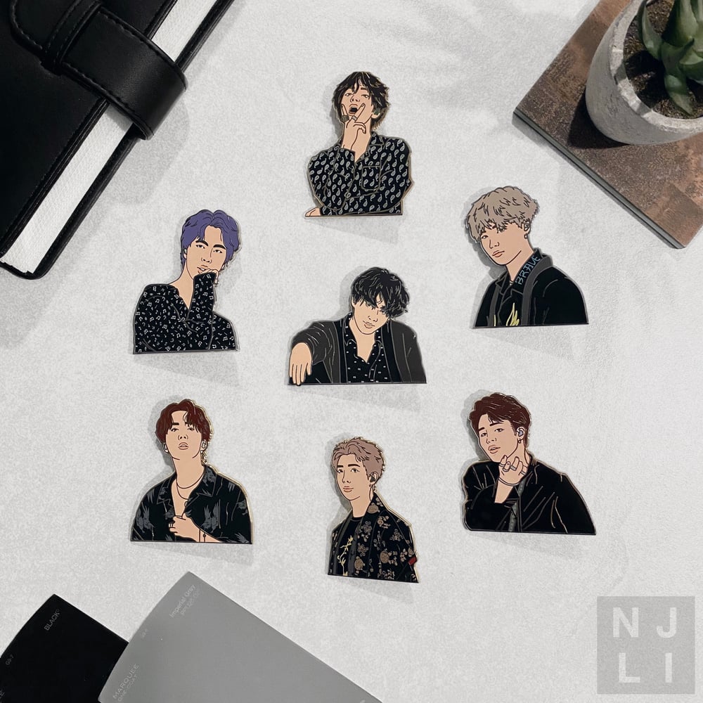 5TH MUSTER SERIES PINS