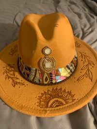 Image 1 of “Con Amor Eterno Te He Amado" Hand-Burned Narrow Brim Panama Hat