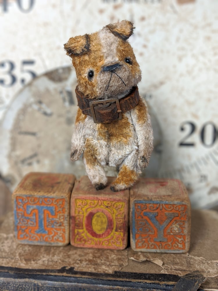 Image of Teenie-Weenie 4" old English Bulldog in antique leather collar by whendis bears
