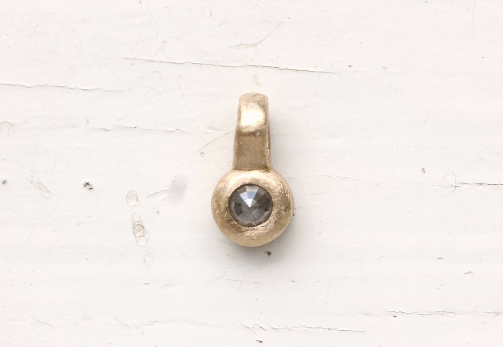 Image of Icy grey stone pendant. 18k gold. Stump
