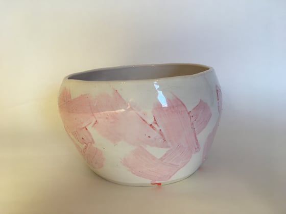 Image of Porcelain Bowl with White Glaze over Coral Slip