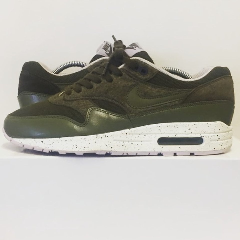 nike air max 1 olive