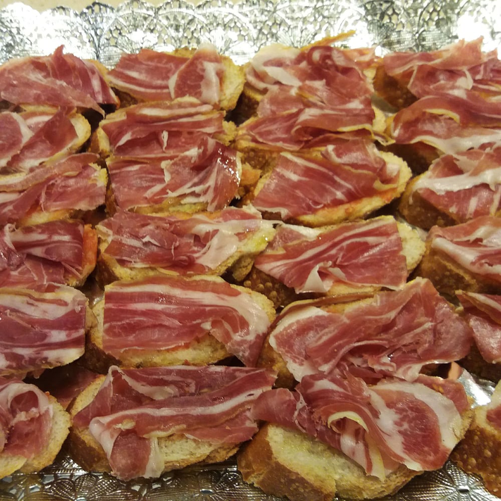 Image of LLESQUES DE PA AMB TOMÀQUET