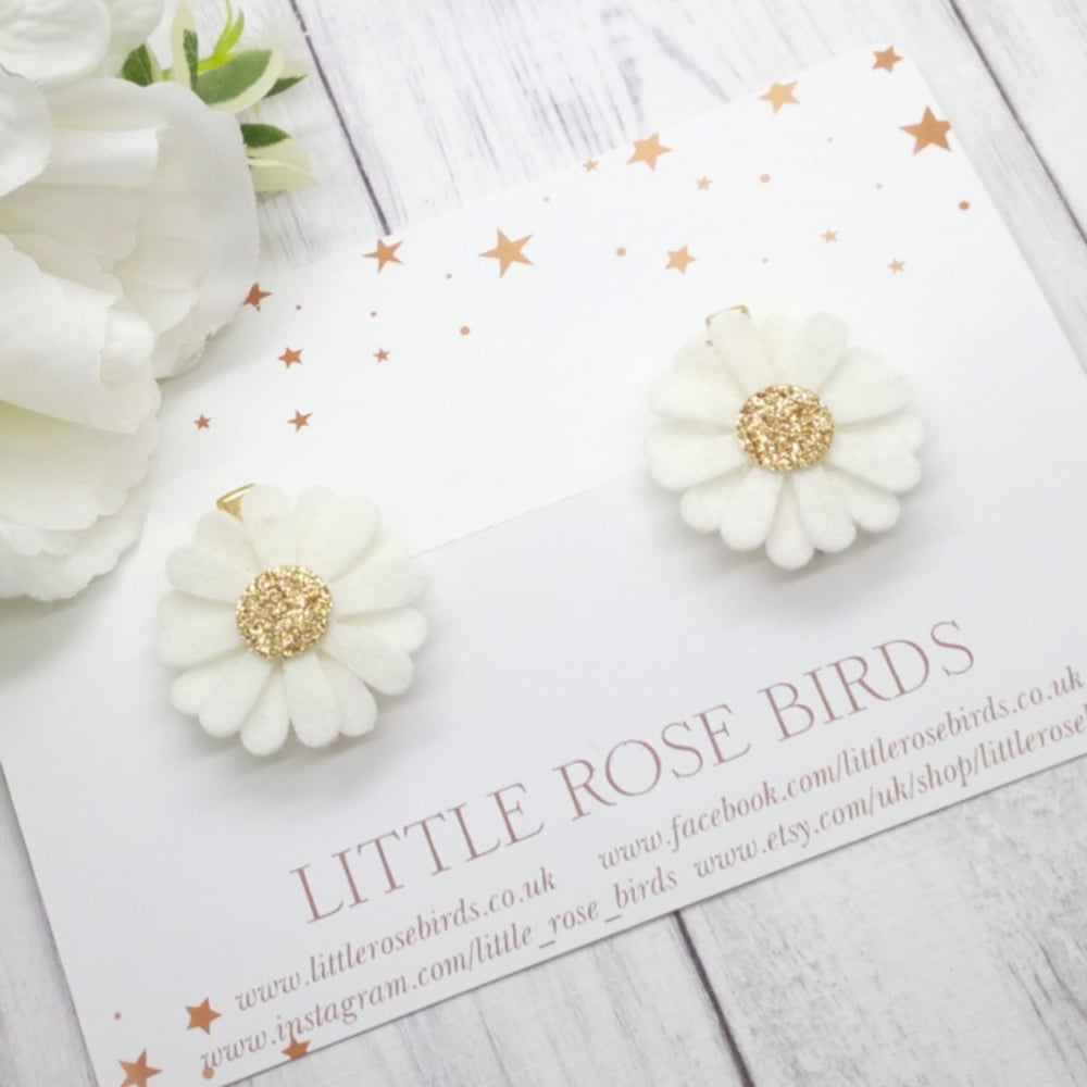 Image of White/Gold Daisy Pigtail Clips