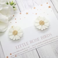 Image 1 of White/Gold Daisy Pigtail Clips