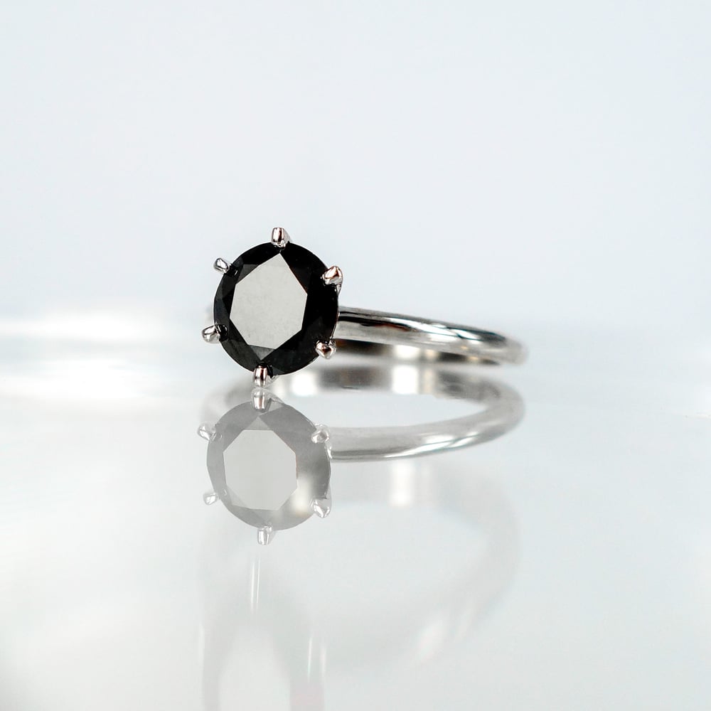 Image of PJ5736 18ct Black Diamond solitiare 