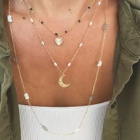 Image 3 of INAYA - Collier perles et lune