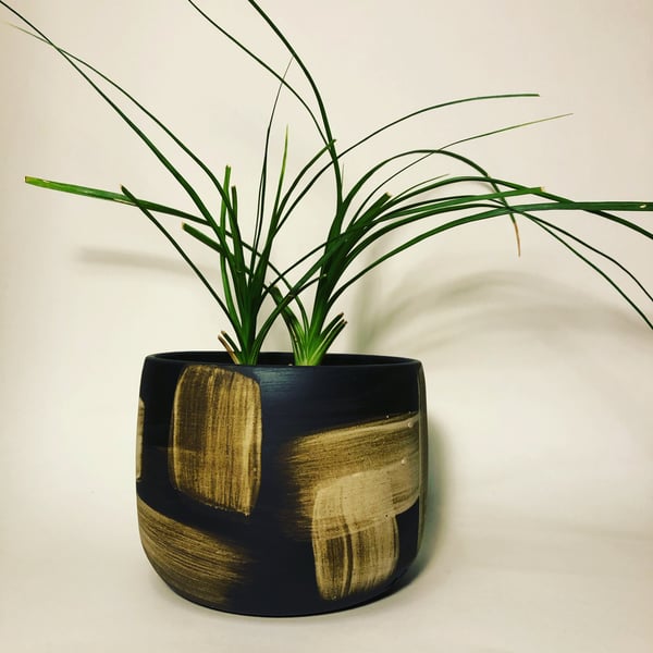 Image of Ebony and Ivory Planter 