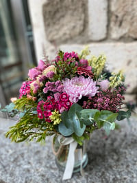 Image 3 of Jarrón con Bouquet Especial
