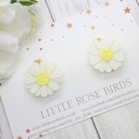 Image 1 of White/Yellow Daisy Pigtail Clips