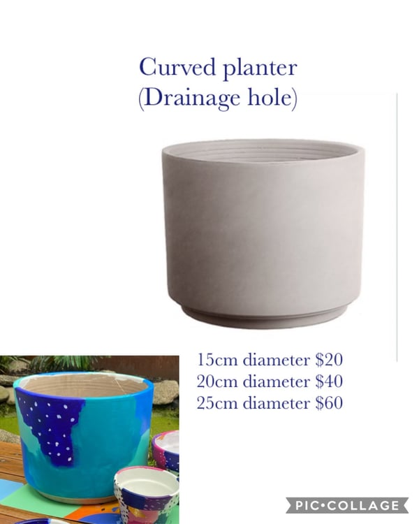 Image of Curved pot 