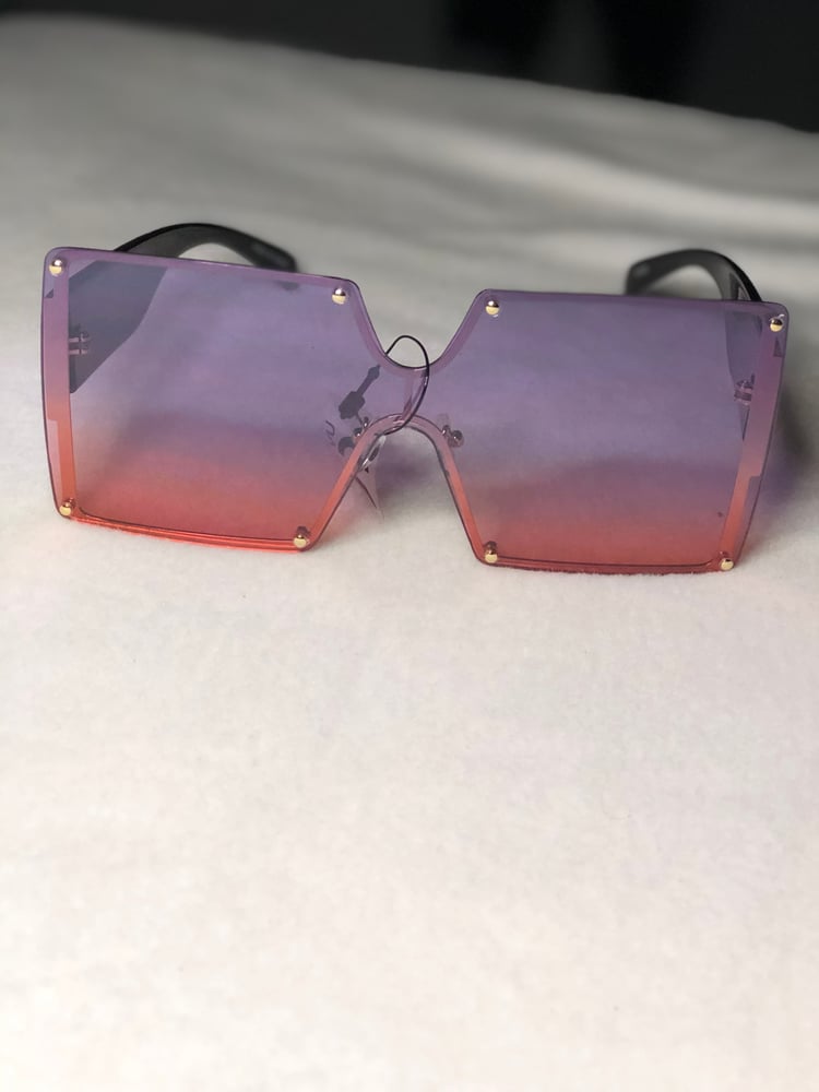 Hot girl best sale summer sunglasses