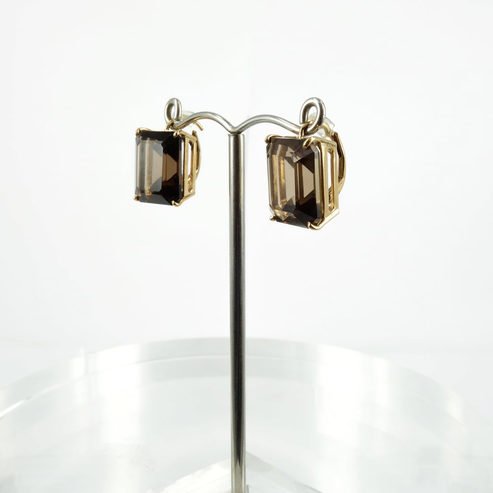 Image of PJ4990 - 18ct yellow gold earring with emerald cut smokey quartz