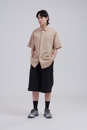 Image of TRAN - 條紋寬版襯衫(卡其)