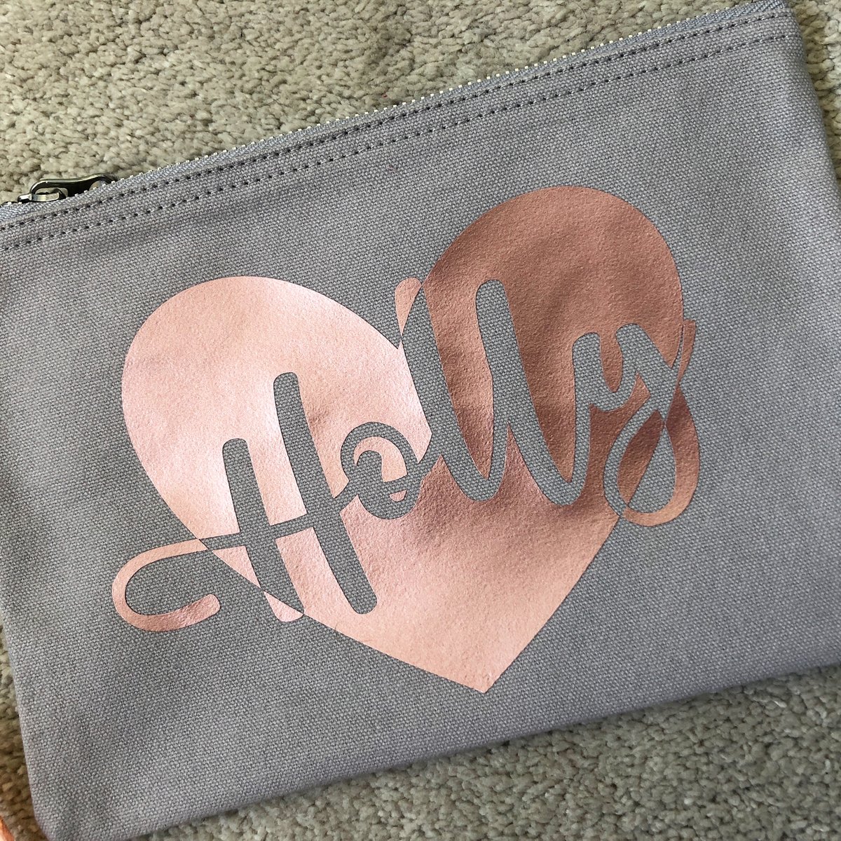 Image of Metallic heart make up bag (medium size)