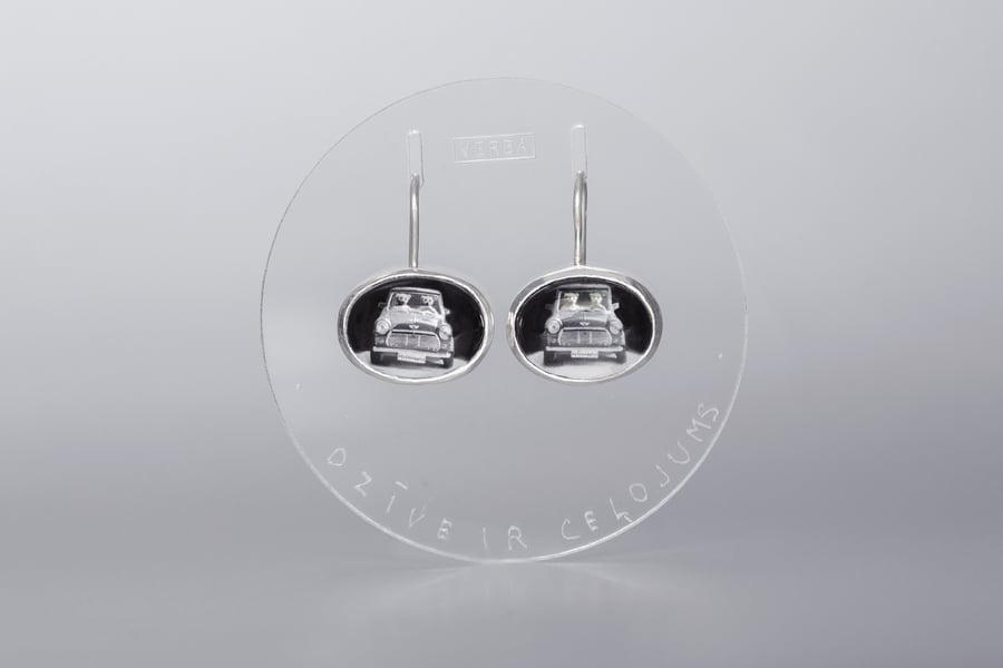 Image of "Life is a journey" teddy-bear silver earrings with photo and rock crystal · PEREGRINATIO EST.. ·