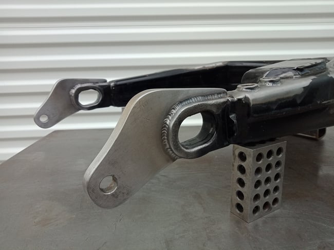 Tinworksinc 09-UP Harley Davidson Bagger Lay Frame Swingarm/Air Tank ...