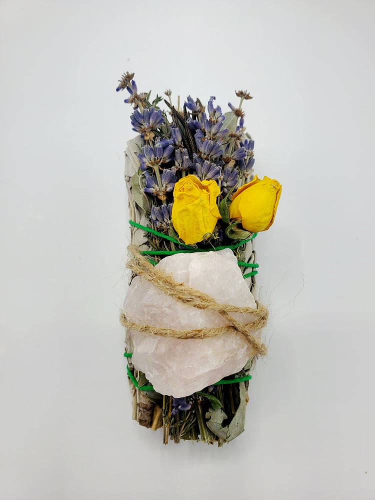 Image of Smugde Bundle with Roses and with one rose quartz.