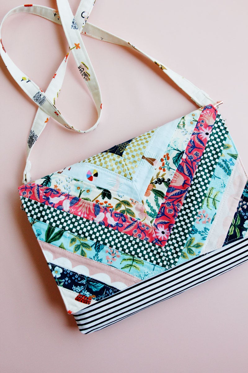 Image of the quilted CHLOE CLUTCH PDF pattern 