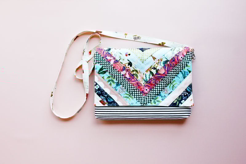 Image of the quilted CHLOE CLUTCH PDF pattern 
