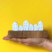 Set of 6 white houses
