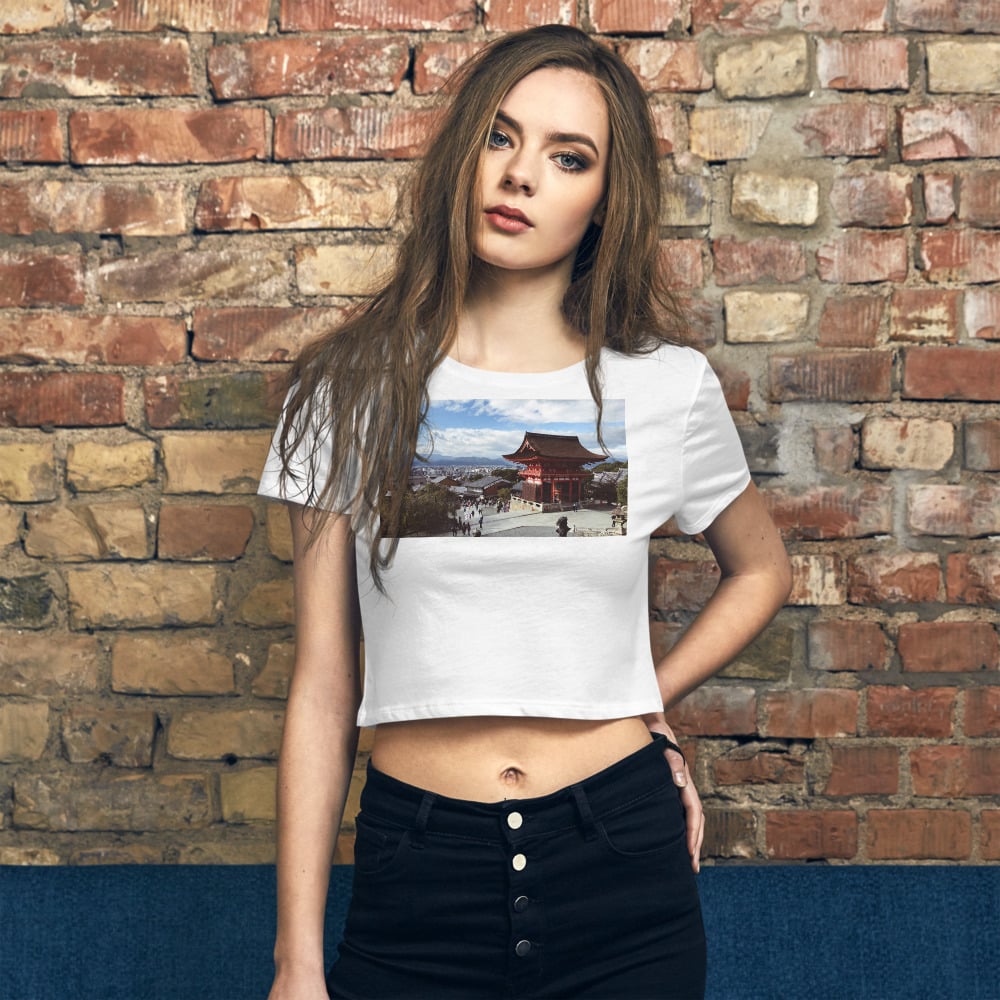 Amazed Women’s Crop Tee