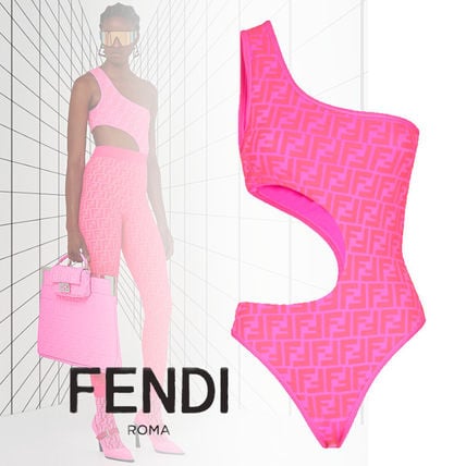 Minaj bathing suit 