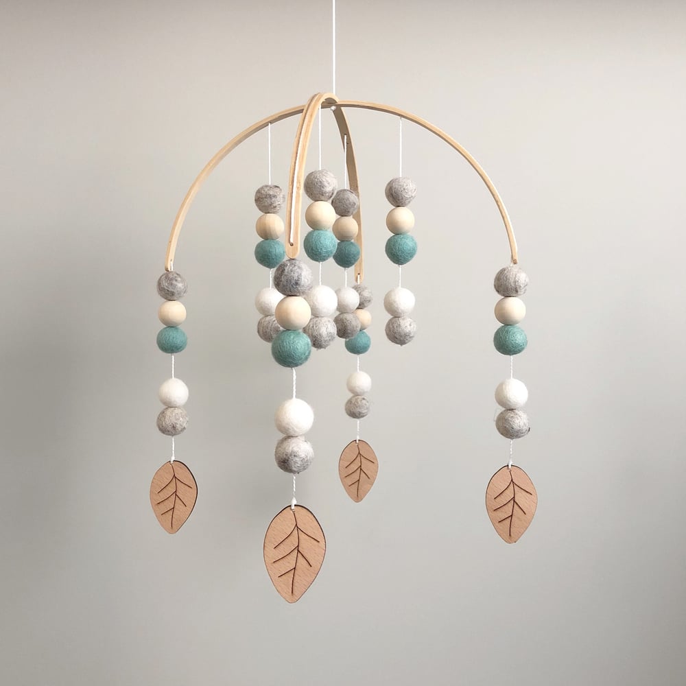 Image of Felt ball mobile - wooden leaves - mint, grey & whiteo