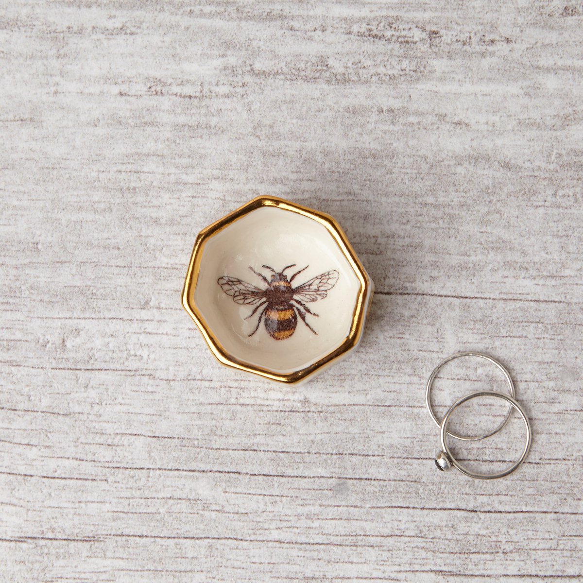 Porcelain Bee Ring Pot