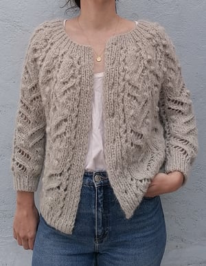 Image of -- PATRON : MYOSOTIS CARDIGAN --