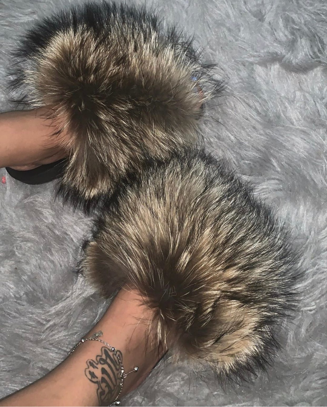 Image of 100% Raccoon fur slides 