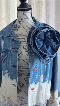 Image 2 of UpTie Indigo Statement Bloom