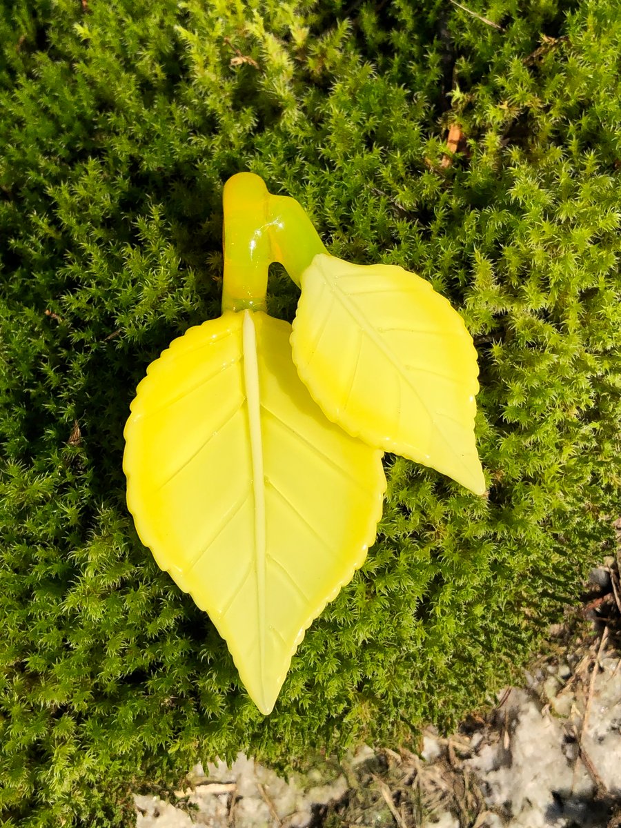 Image of Yellow Double Leaf Pendant